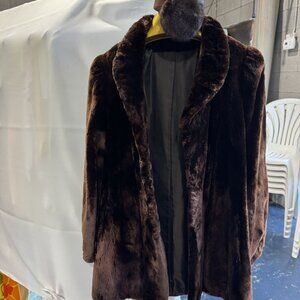 Vintage Stunning Authentic Fur Coat w/ Fur Hat - LUXURY!!